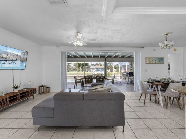 Discover a Great Retreat in Cape Coral - 3 Bedroom Home with Private Pool